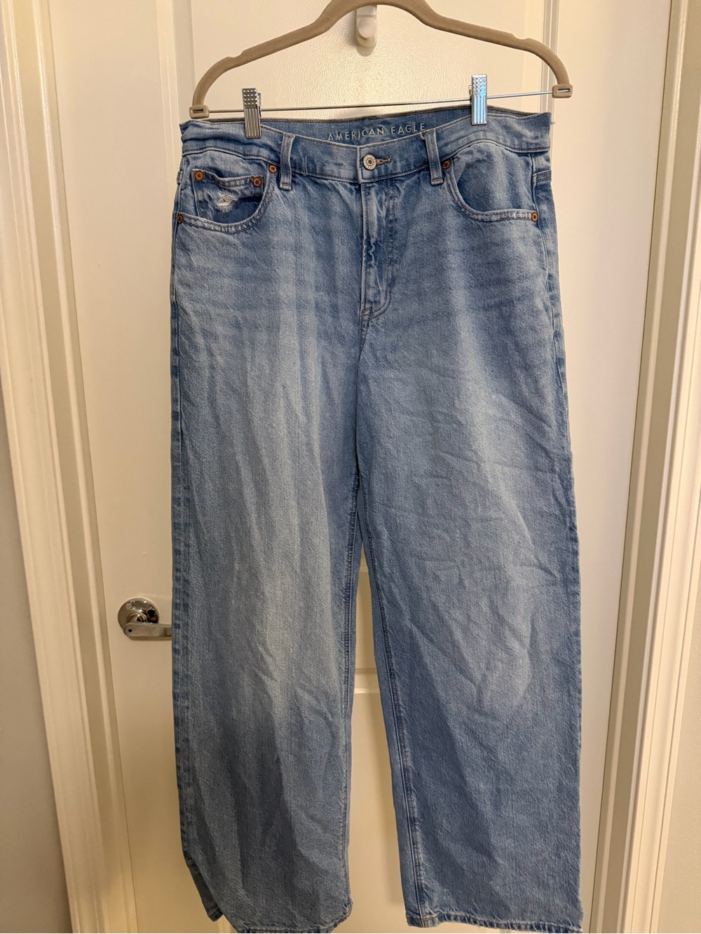 American Eagle Outfitters Light Blue Relaxed Women’s Jeans